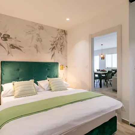 Tatil Evi Dona Maria-five Bedroom Holiday With Pool