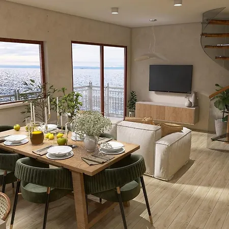 Tatil Evi Dona Maria-five Bedroom Holiday With Pool Prigradica