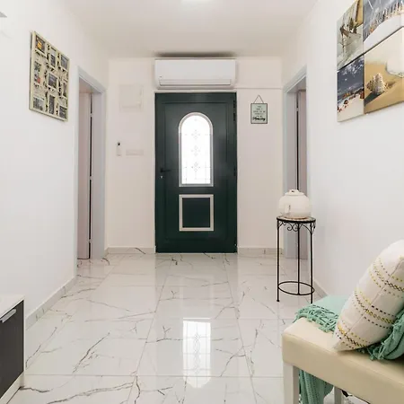 Dona Maria-five Bedroom Holiday With Pool