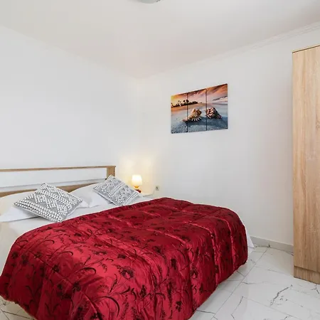 Tatil Evi Dona Maria-five Bedroom Holiday With Pool *