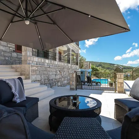 Dona Maria-five Bedroom Holiday With Pool Prigradica