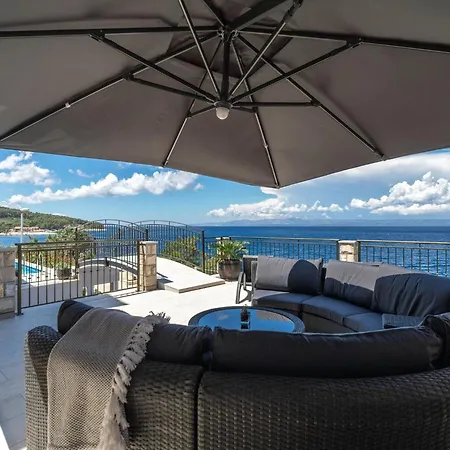 Tatil Evi Dona Maria-five Bedroom Holiday With Pool