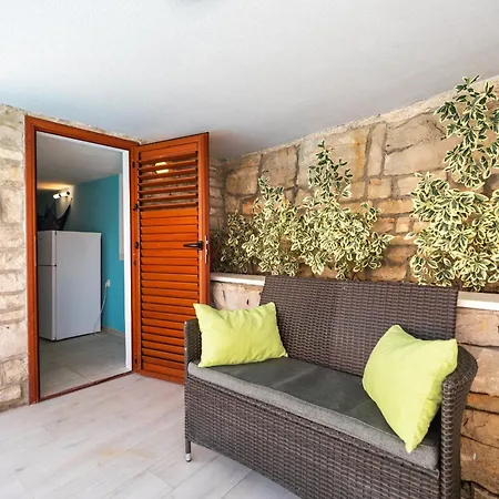 Dona Maria-five Bedroom Holiday With Pool *