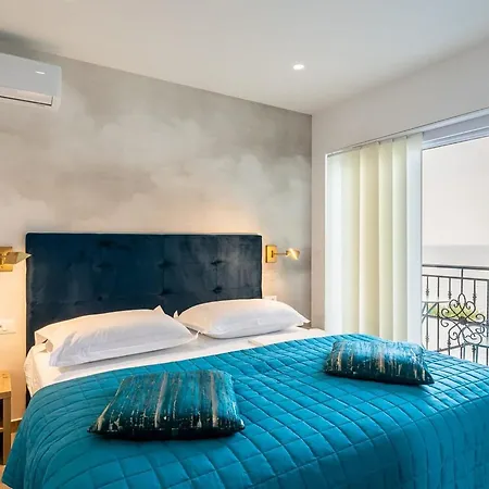 Dona Maria-five Bedroom Holiday With Pool