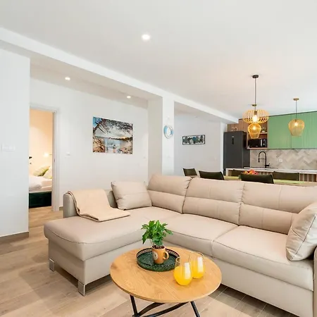 Dona Maria-five Bedroom Holiday With Pool Tatil Evi *