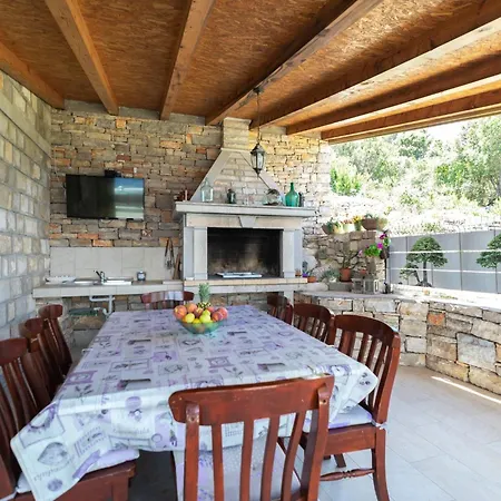 Dona Maria-five Bedroom Holiday With Pool *