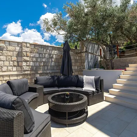 Tatil Evi Dona Maria-five Bedroom Holiday With Pool *